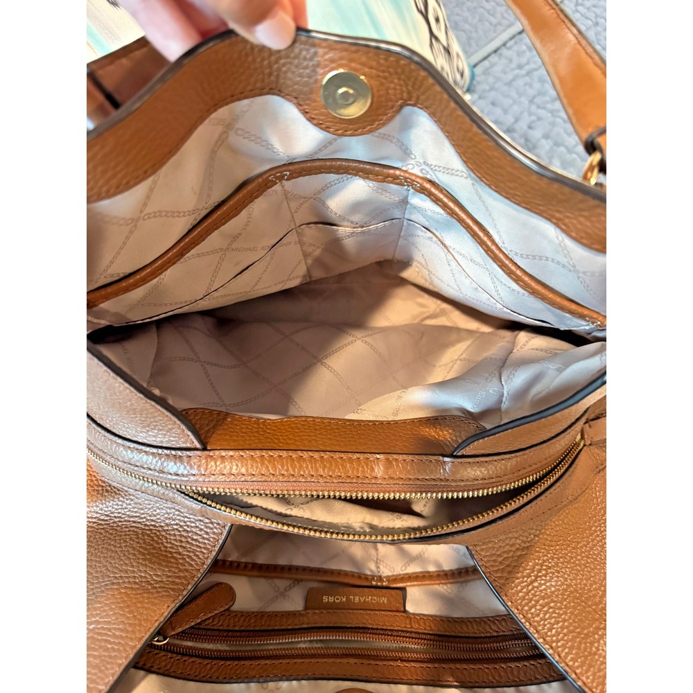 Michael Kors Carrie Large Pebbled Leather Tote Bag Luggage Brown Gold Hardware - Picture 14 of 16